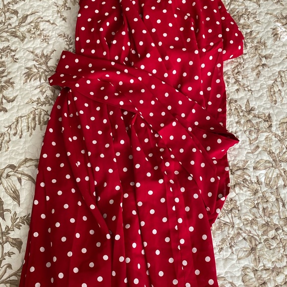 Beautiful dress , worn 1 time for photo set - Picture 3 of 3